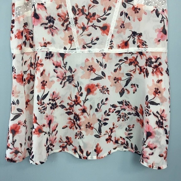 DOE & Rae Lace Detail Floral V-Neck Tank Top Sheer Blouse Women’s S Cream Pink - Picture 3 of 12